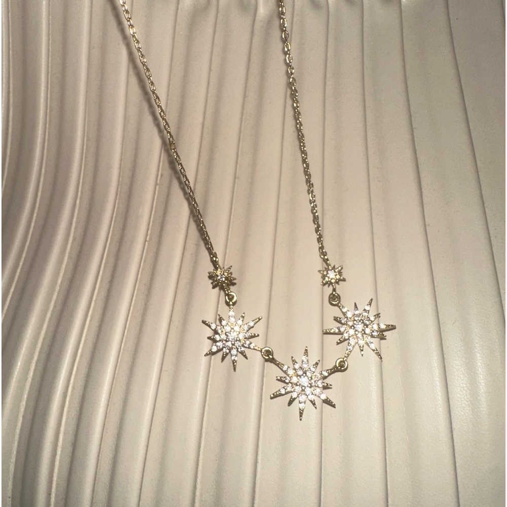Star diamond necklace